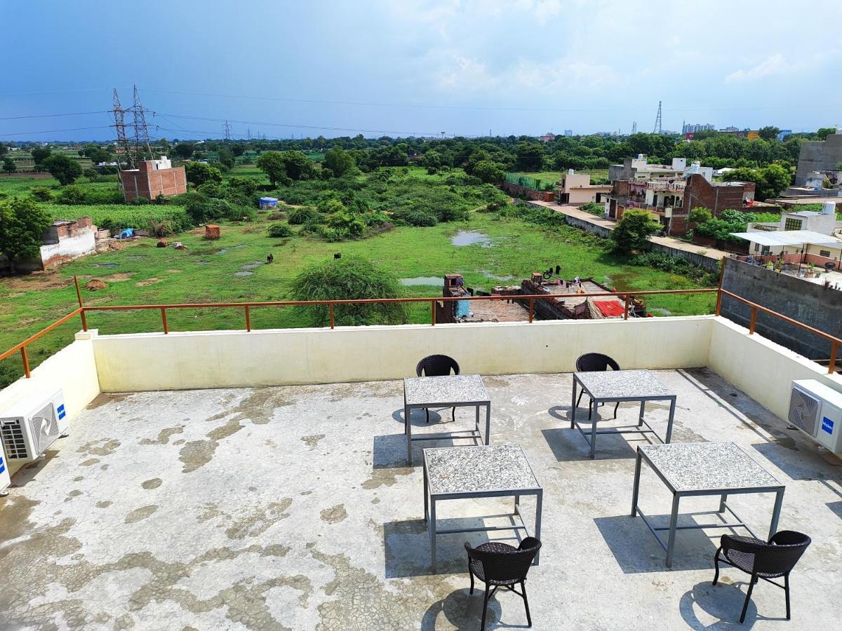 Sunrise Homestay Agra-Rooftop View Taj Mahal Agra  Exterior photo