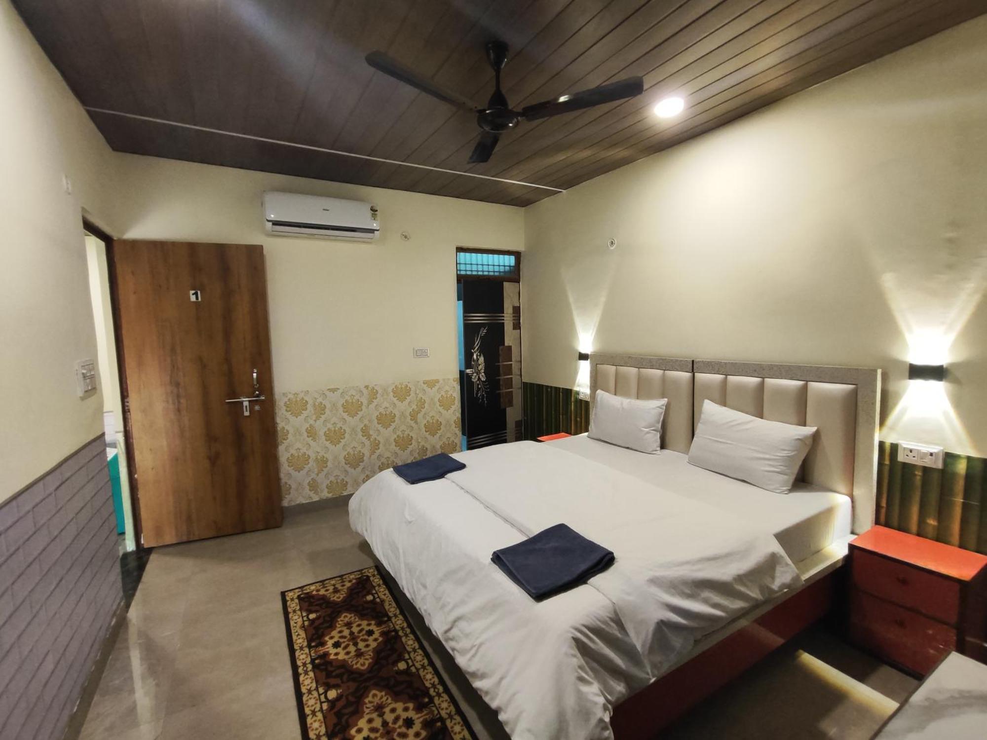 Sunrise Homestay Agra-Rooftop View Taj Mahal Agra  Exterior photo
