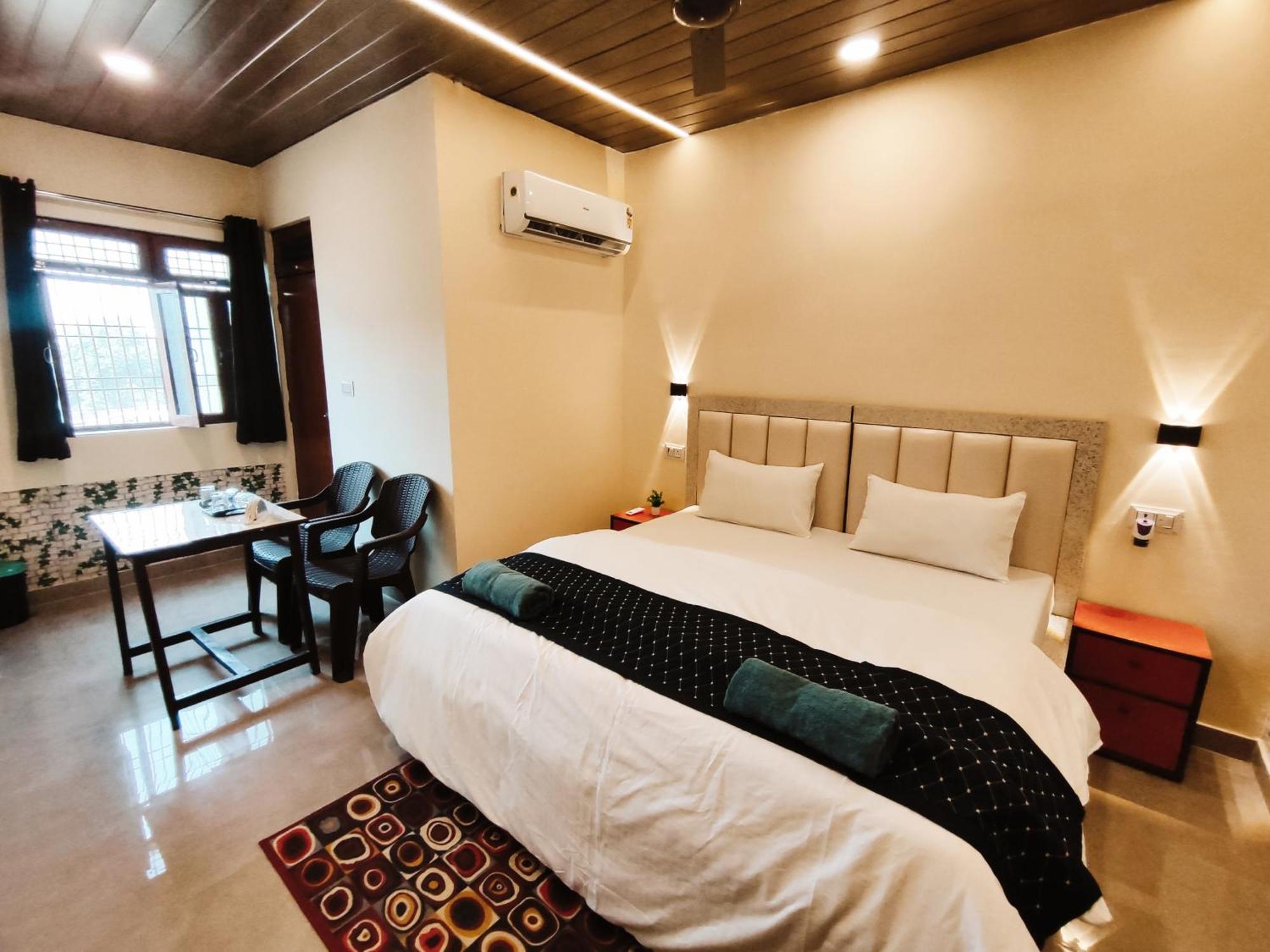 Sunrise Homestay Agra-Rooftop View Taj Mahal Agra  Exterior photo